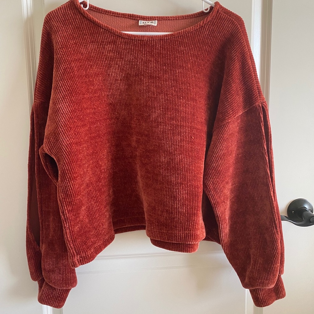 Buckle crushed velvet sweater